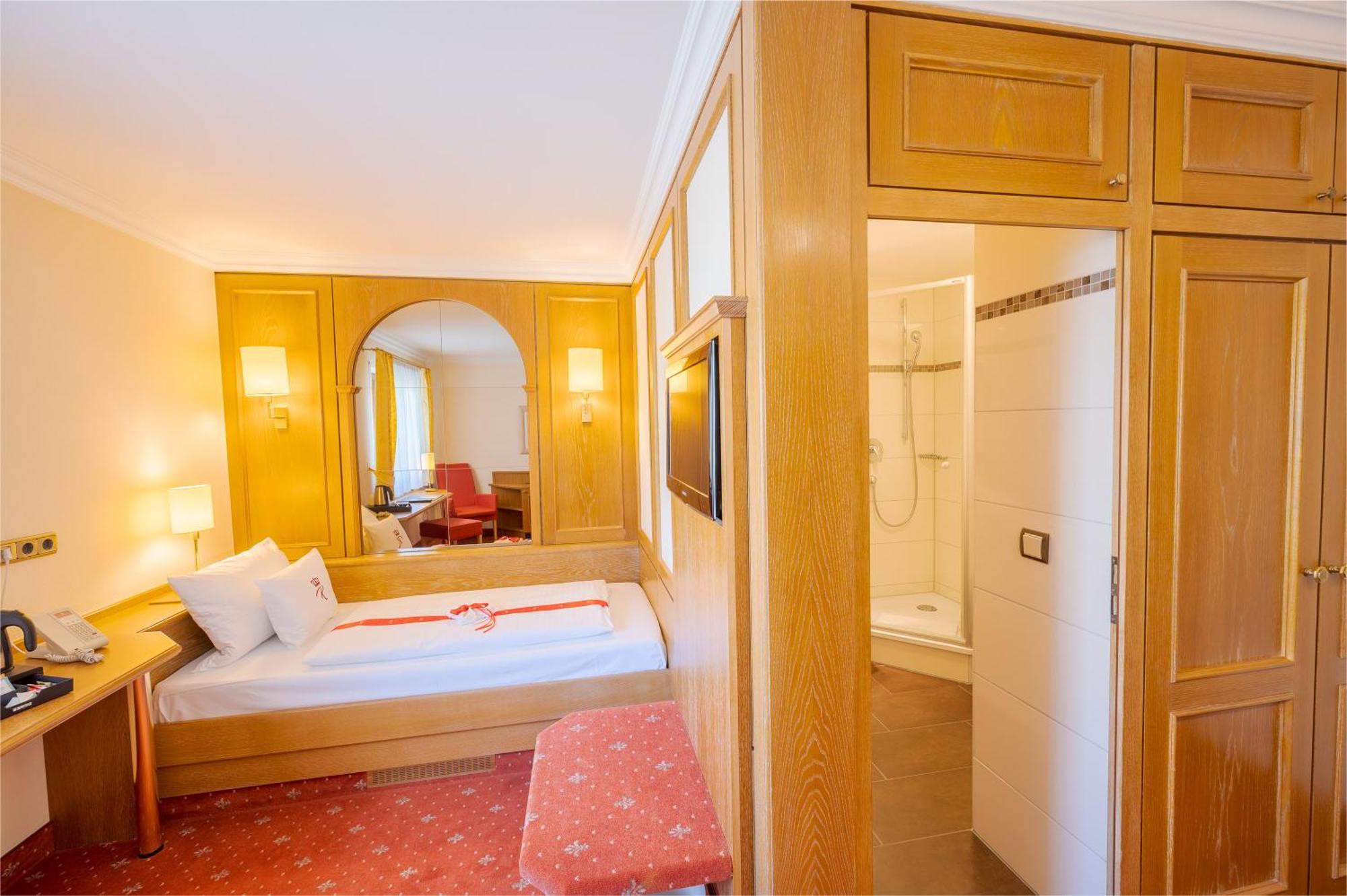 Hotel Am Schlosspark Zum Kurfuerst Обершляйсгайм Екстер'єр фото