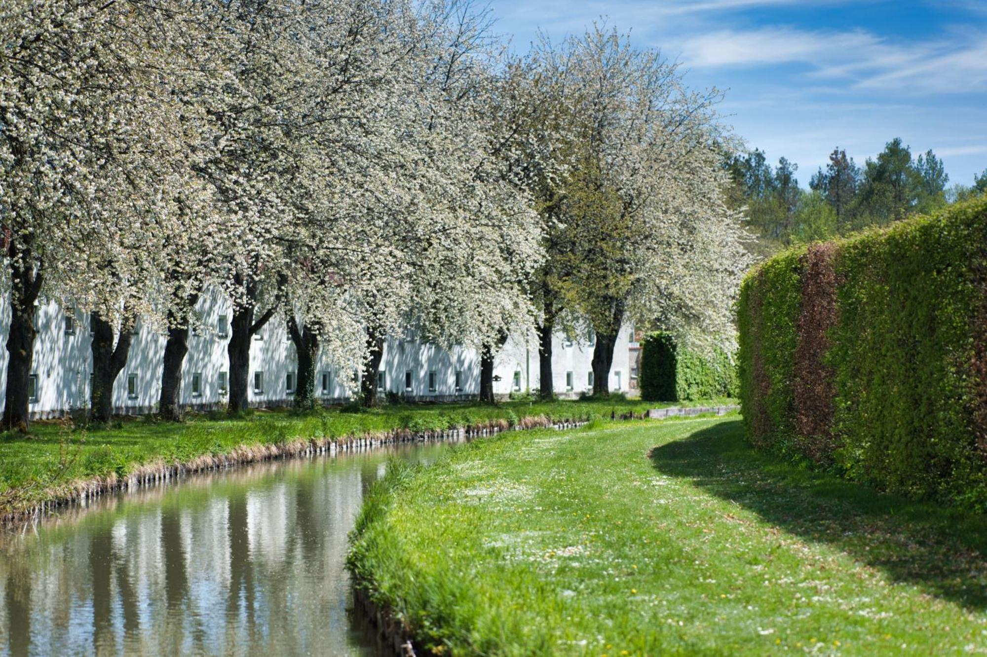 Hotel Am Schlosspark Zum Kurfuerst Обершляйсгайм Екстер'єр фото